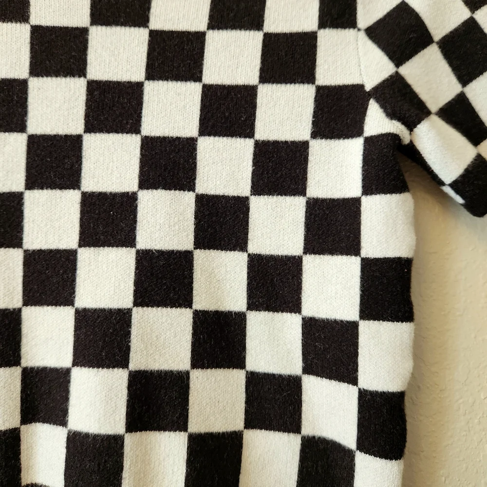 Checkered Black and White Knit Top - Picture 3 of 3